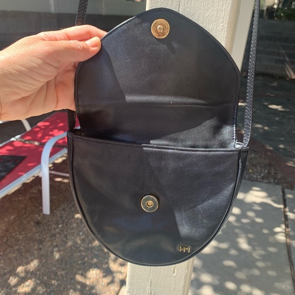 Vintage designer Hanae Mori crossbody black leather bag 7X6X2 inches - Picture 4 of 11